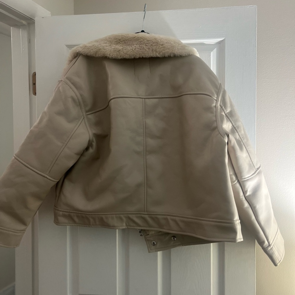 Leather Jacket - Picture 6 of 9